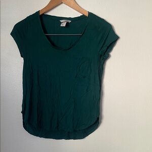Everyday Scoop Neck Short Sleeve Tee in Forest Green